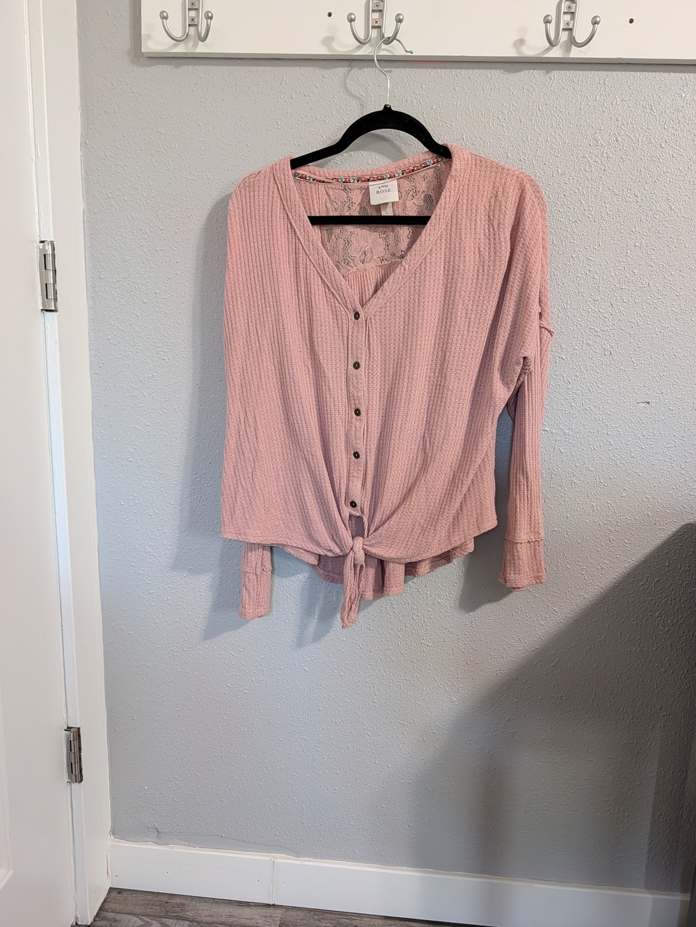 Knox Rose Dusty Pink Button-Front Tie-Hem Top